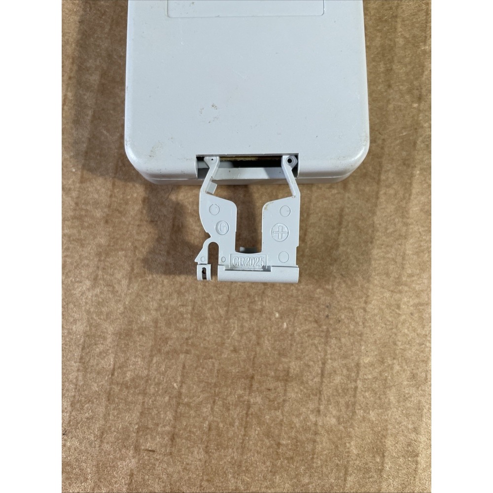 Genuine‎ OEM CyberHome RMC-300Z Remote Control - Picture 3 of 3
